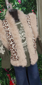 A kiki faux fur trim gilet