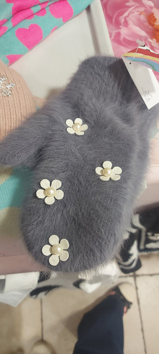 Kiki grey flower fluffy mittens