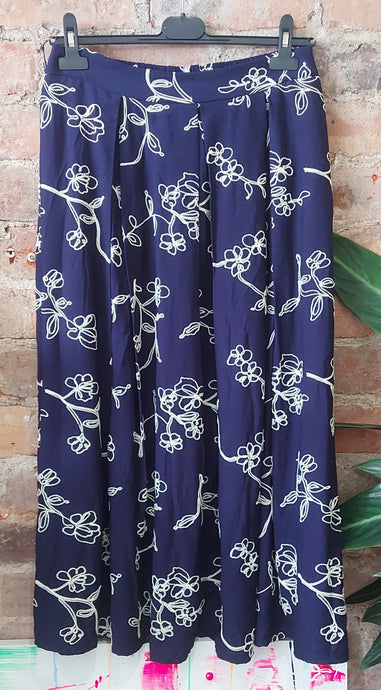 Heid navy embroidered skirt
