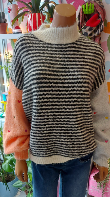 Kiki striped knot contrast heart sleeve sweater