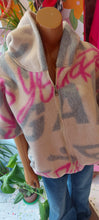 Load image into Gallery viewer, Kiko letter fleece funky gilet