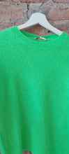 Load image into Gallery viewer, Jilly vibrant green knit sweater