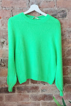 Load image into Gallery viewer, Jilly vibrant green knit sweater
