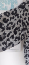 Load image into Gallery viewer, Pink Iconic animal knit sweater