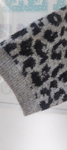 Load image into Gallery viewer, Pink Iconic animal knit sweater
