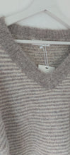Load image into Gallery viewer, Beige stripe embroidered sleeves sweater
