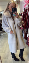 Load image into Gallery viewer, Tilly cream fuax fur coat