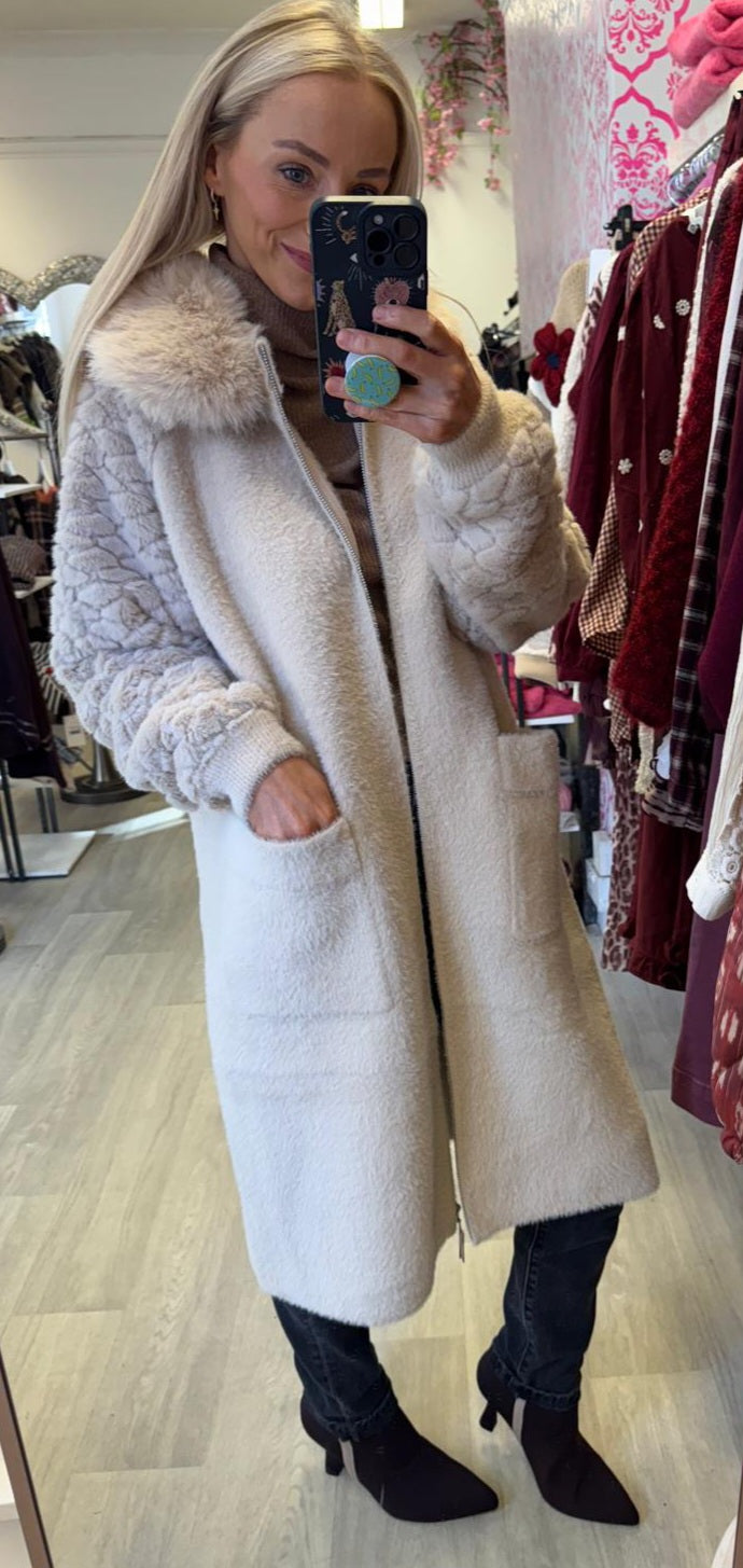 Tilly cream fuax fur coat