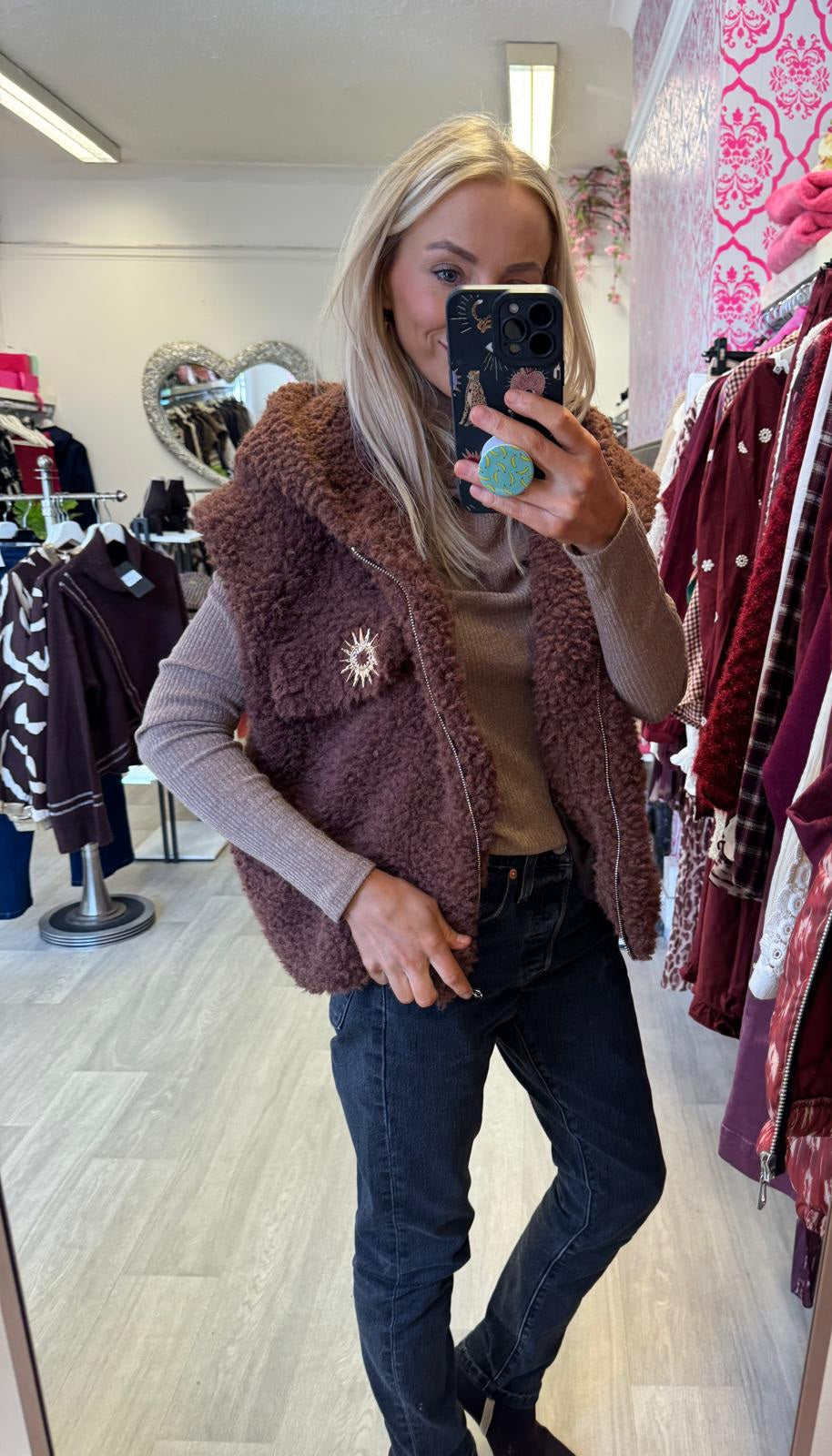 Tilly fleece brooch hooded gilet