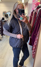 Load image into Gallery viewer, Tilly brown reversible gilet
