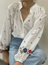 Load image into Gallery viewer, Fifi floral chic blouse